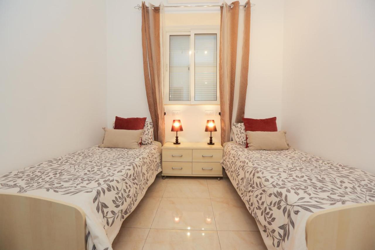 Valletta Triton Apartment Екстер'єр фото